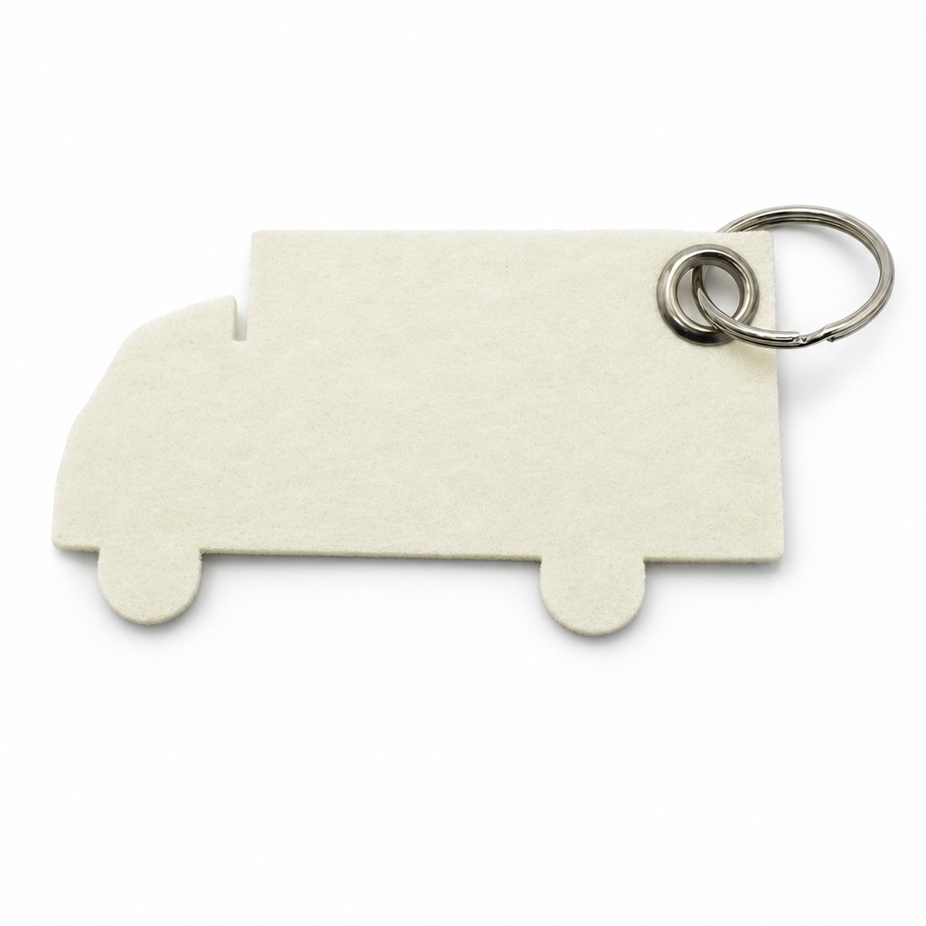 Filz-Schlüsselanhänger LKW in Creme mit Metallöse und Schlüsselring – Werbeartikel aus 3 mm Filz