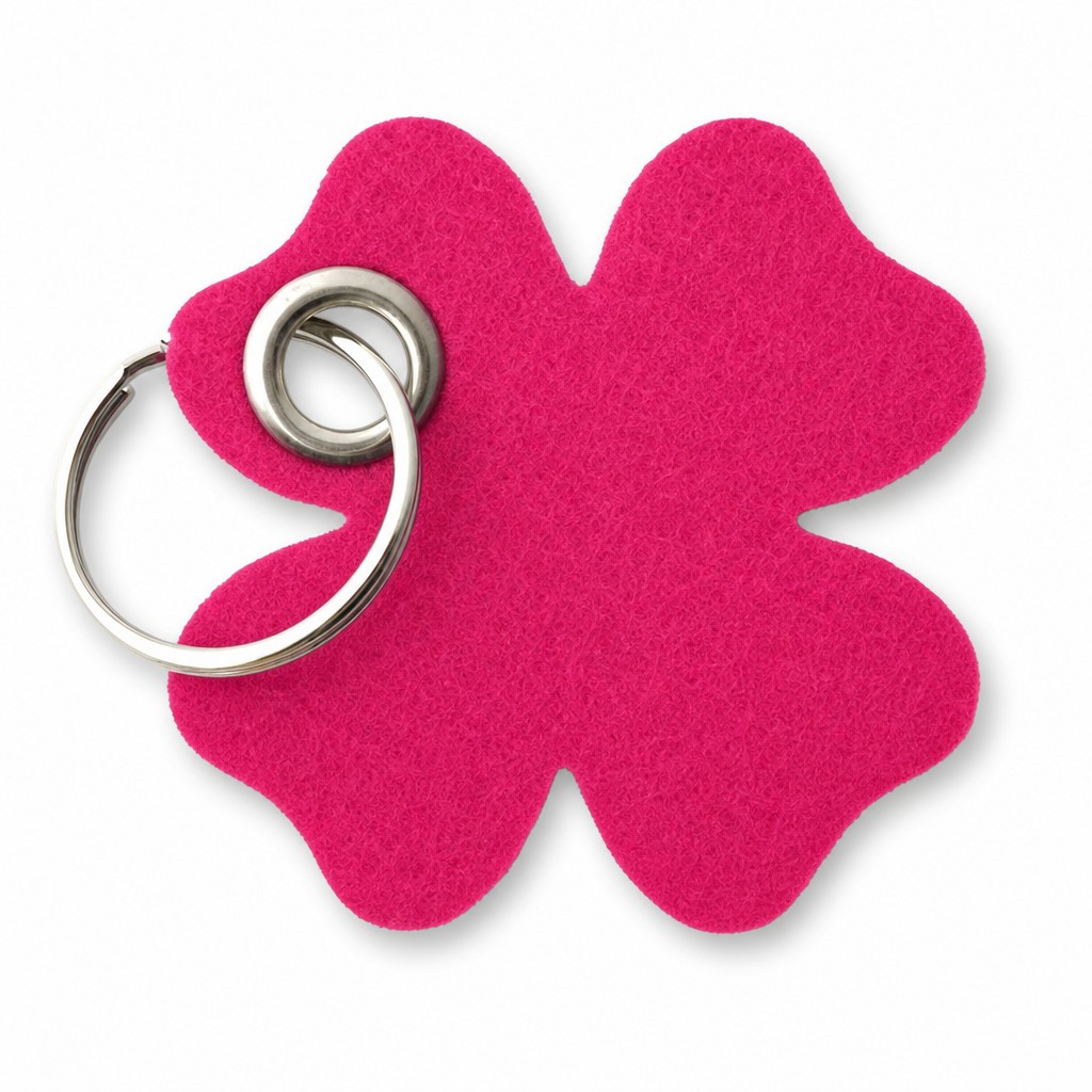 Filz-Schlüsselanhänger Kleeblatt in Dunkelpink-Magenta mit Metallöse und Schlüsselring – Werbeartikel aus 3 mm Filz