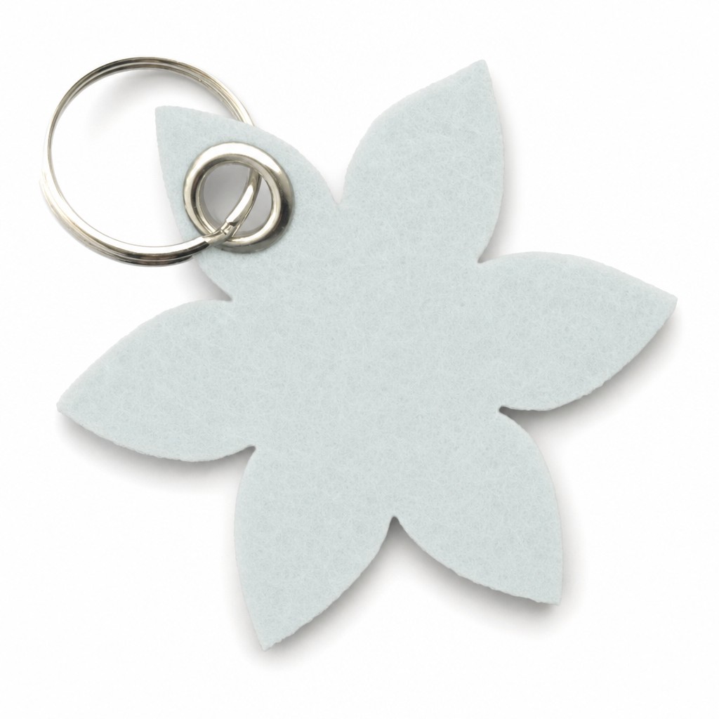 Filz-Schlüsselanhänger Blume spitz in Weiß mit Metallöse und Schlüsselring – Werbeartikel aus 3 mm Filz