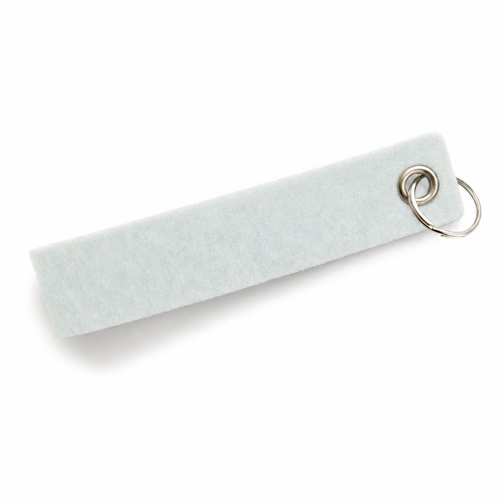 Filz-Schlüsselanhänger Schlaufe 140 × 30 mm in Weiß mit Metallöse und Schlüsselring – Werbeartikel aus 3 mm Filz
